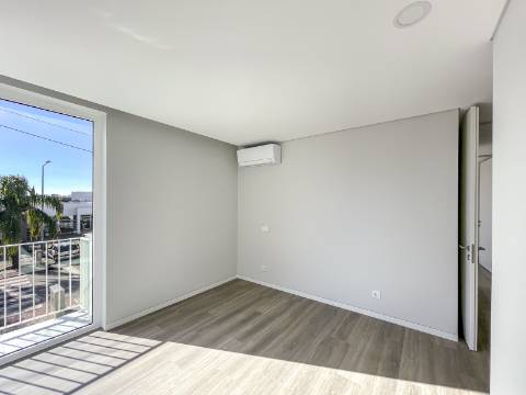 Apartamento T3 Moderno em Almancil com Excelente Localização