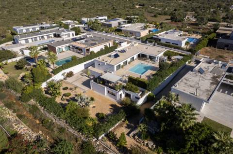 VENDIDA PELA ' TA MAISON DE RÊVE'