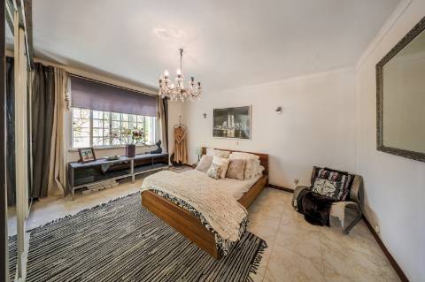 Villa de luxo com 4 quartos, casa de hóspedes e vistas deslumbrantes para o campo