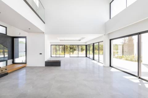 Moradia contemporânea de 5 quartos com vista golf