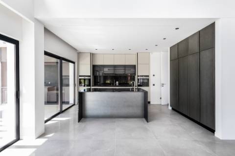 Moradia contemporânea de 5 quartos com vista golf