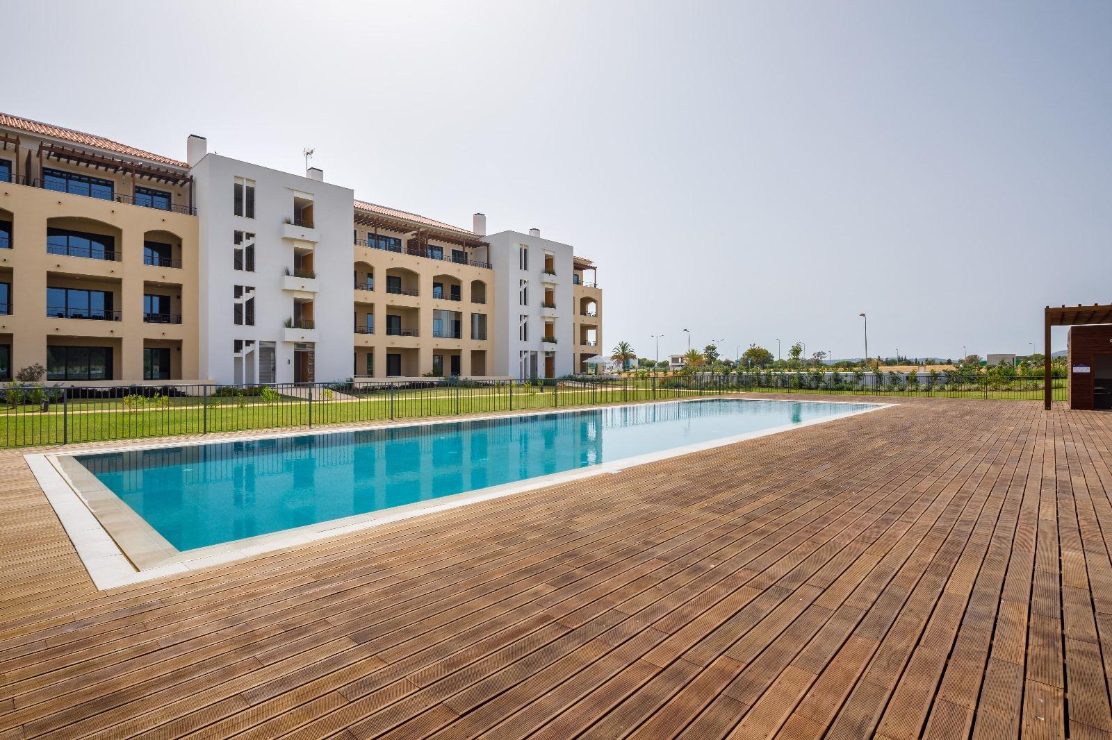 Apartamento T2 com piscina e garagem- em Vilamoura