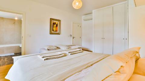 Apartamento T2 com piscina e garagem- em Vilamoura