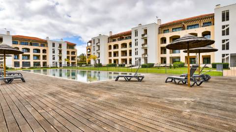 Apartamento T2 com piscina e garagem- em Vilamoura