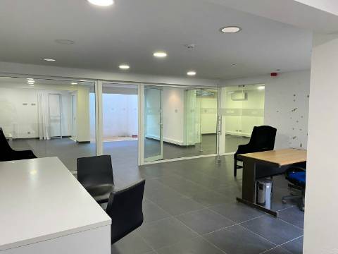 Espaço comercial com excelente localização- Pode ser transformado em casa