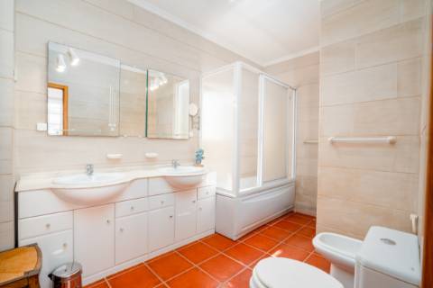 Moradia em condomínio privado, perto de Vale do Lobo