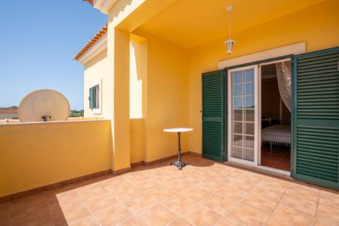 Moradia em condomínio privado, perto de Vale do Lobo