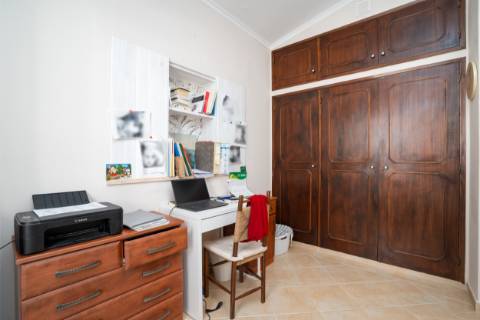 Moradia térrea de 3 quartos e piscina