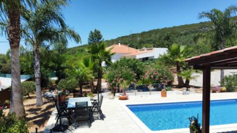 Moradia Tradicional Térrea 3 quartos e piscina
