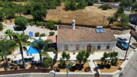 Moradia Tradicional Térrea 3 quartos e piscina