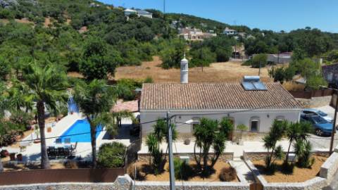 Moradia Tradicional Térrea 3 quartos e piscina