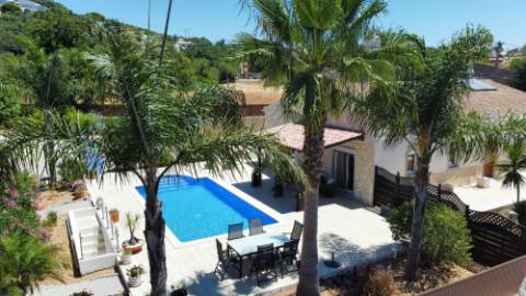 Moradia Tradicional Térrea 3 quartos e piscina