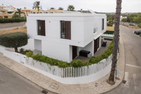 EXCLUSIVIDADE


Vendido pela Ta Maison de Reve