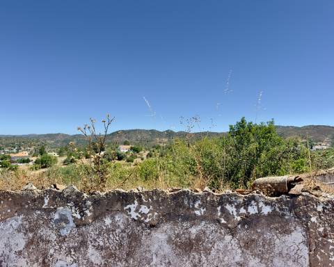 Casa tradicional para renovar I 352 m2 I 3,250 m2 de terrenoI Querença, Loulé