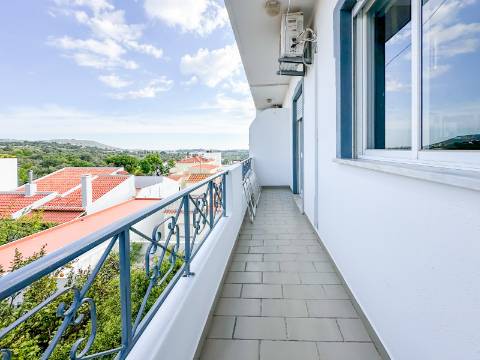 Loulé T3 Quartos no Segundo Andar e Vista para o Mar e Campo à Venda