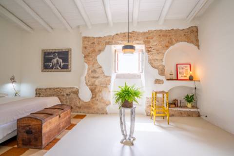 Quinta renovado com muito gosto e vista mar