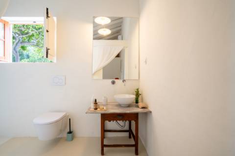 Quinta renovado com muito gosto e vista mar