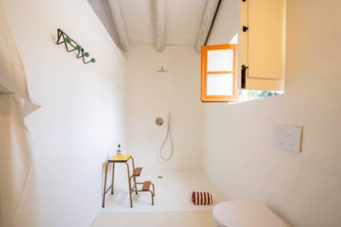 Quinta renovado com muito gosto e vista mar