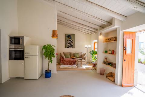 Quinta renovado com muito gosto e vista mar