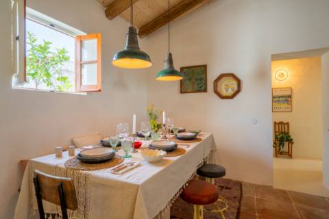 Quinta renovado com muito gosto e vista mar