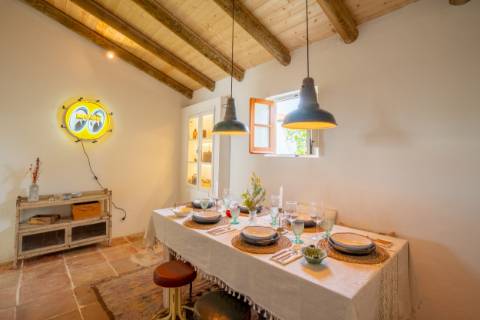 Quinta renovado com muito gosto e vista mar