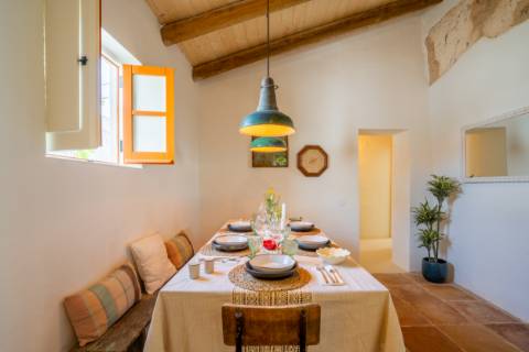 Quinta renovado com muito gosto e vista mar
