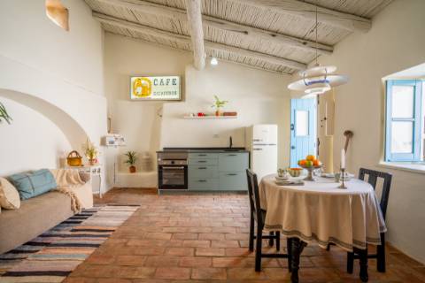 Quinta renovado com muito gosto e vista mar
