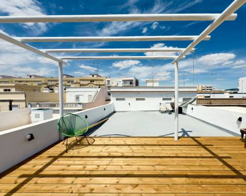 CPCV ASSINADO
Casa com charme autêntico I 2 quartos I Patio I Rooftop no centro histórico de Olhão