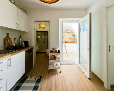 CPCV ASSINADO
Casa com charme autêntico I 2 quartos I Patio I Rooftop no centro histórico de Olhão