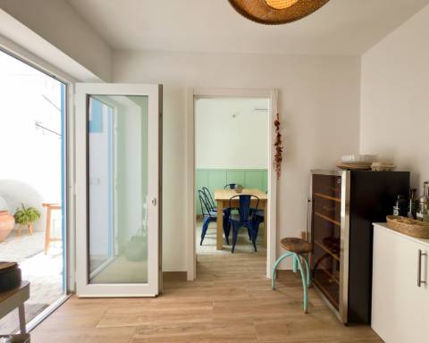 CPCV ASSINADO
Casa com charme autêntico I 2 quartos I Patio I Rooftop no centro histórico de Olhão