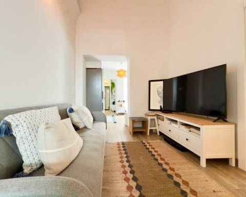 CPCV ASSINADO
Casa com charme autêntico I 2 quartos I Patio I Rooftop no centro histórico de Olhão