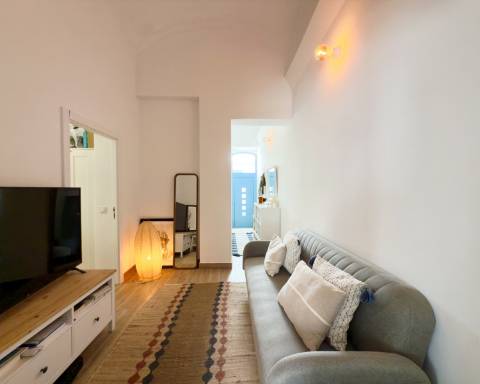 CPCV ASSINADO
Casa com charme autêntico I 2 quartos I Patio I Rooftop no centro histórico de Olhão
