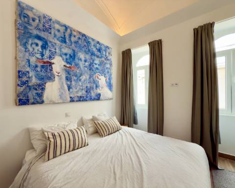 CPCV ASSINADO
Casa com charme autêntico I 2 quartos I Patio I Rooftop no centro histórico de Olhão
