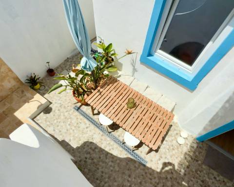 CPCV ASSINADO
Casa com charme autêntico I 2 quartos I Patio I Rooftop no centro histórico de Olhão