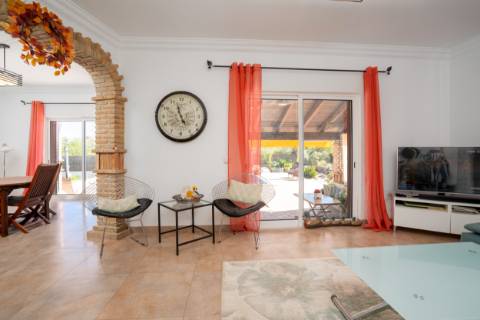 EXCLUSIVIDADE

Moradia de qualidade situada a 5mn de Loulé, com 3 quartos e piscina