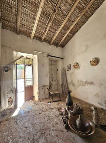 EXCLUSIVIDADE- Ruina no centro de Salir com imenso potencial!