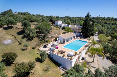 Magnifica quinta de charme com piscina situada perto de Moncarapacho