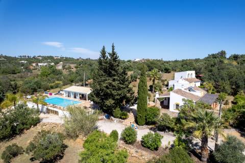 Magnifica quinta de charme com piscina situada perto de Moncarapacho