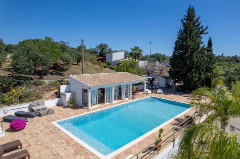 Magnifica quinta de charme com piscina situada perto de Moncarapacho