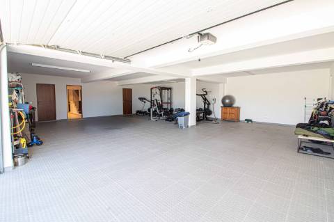 Moradia Contemporânea de Luxo com Vista Mar à Venda em Almancil