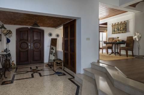 Moradia impressionante 5 quartos num lote excecional