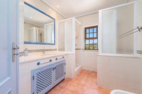 Elegante Quinta com Vista Deslumbrante sobre o Atlântico em Santa Bárbara de Nexe