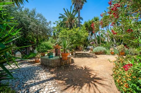 Uma Alma Boémia no Coração do Algarve! Magnífica Quinta Tradicional de Charme | 8 Quartos | Pátio | Jardim | Moncarapacho'