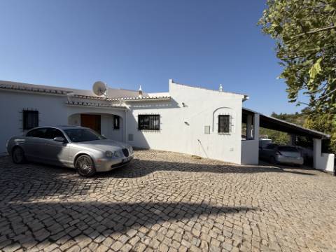 Moradia V3 com vista mar e piscina - Loulé