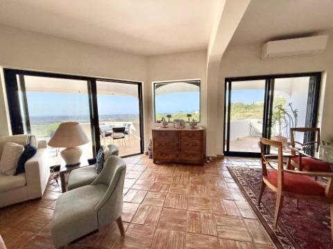 Moradia V3 com vista mar e piscina - Loulé