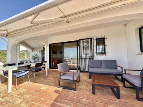 Moradia V3 com vista mar e piscina - Loulé