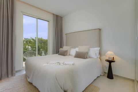 Moradia nova de 3 quartos com vista mar em St.Barbara de Nexe