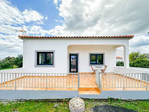 Casa de V2+2 em Almancil com jardim