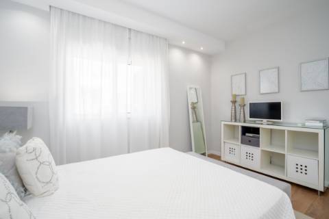 Moradia T4 Independente Renovada com Piscina e Jardim, a 5 Minutos de Faro