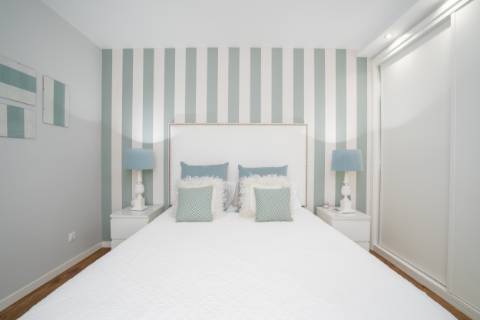 Moradia T4 Independente Renovada com Piscina e Jardim, a 5 Minutos de Faro